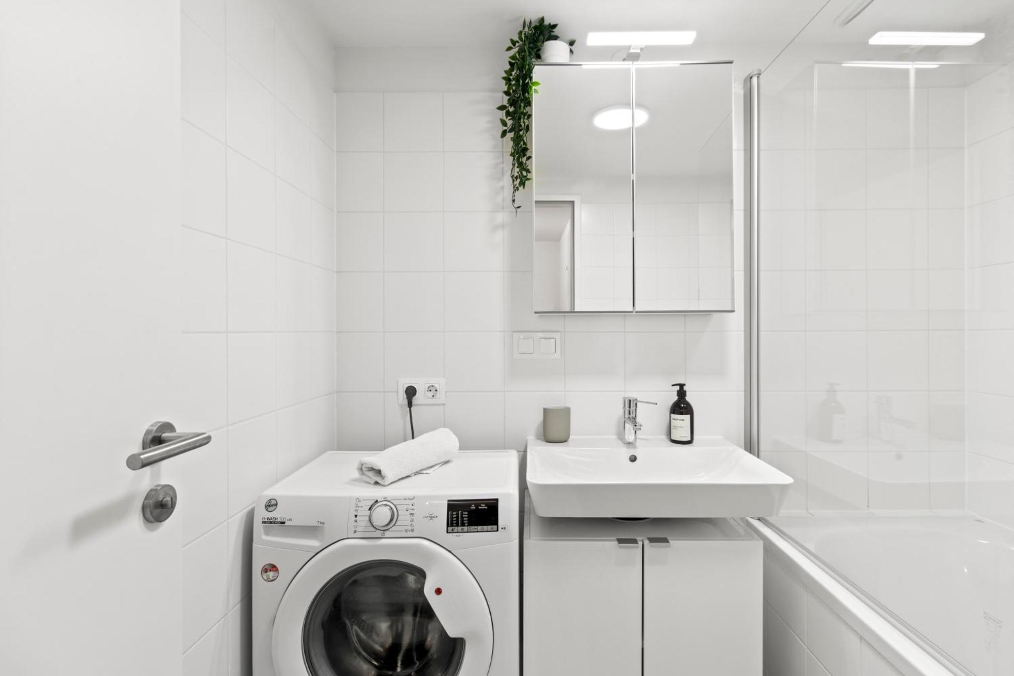 Balcony Apartment I 50 M² I Near City Center ウィーン エクステリア 写真